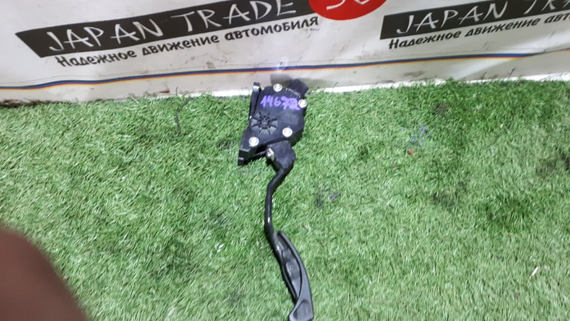 Педаль газа Toyota ADE150 Педаль газа Toyota ADE150
