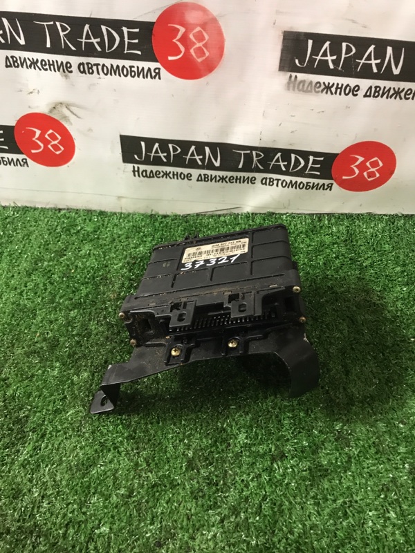 Блок управления АКПП VOLKSWAGEN Golf 1998 GF-1JAGN AGN 01M927733HN контрактная