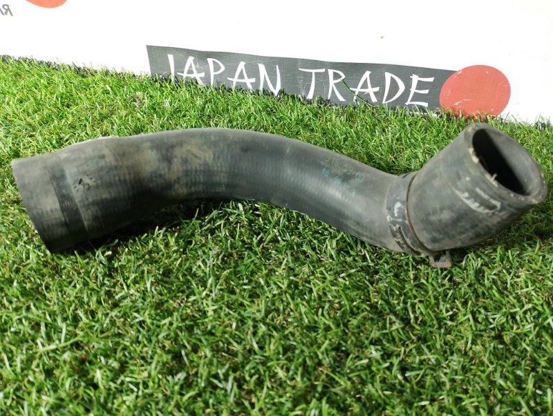 Патрубок радиатора PASSAT 5 GP Патрубок радиатора PASSAT 5 GP