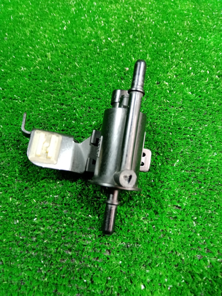 Клапан вентиляции топливного бака Mini One R50 (1) W10B16A (1.6) 13907572086 контрактная