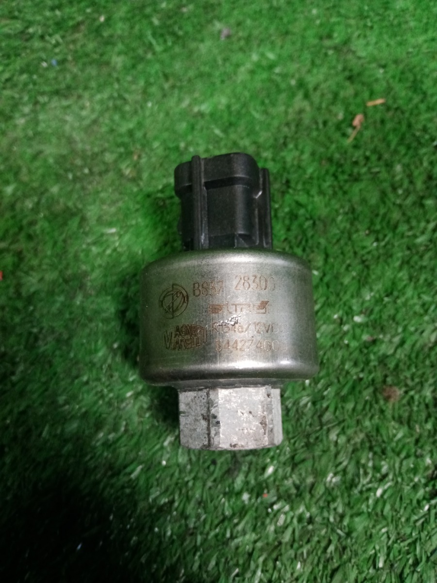 Датчик Alfa Romeo 156 1 AR32301 (2.0)
