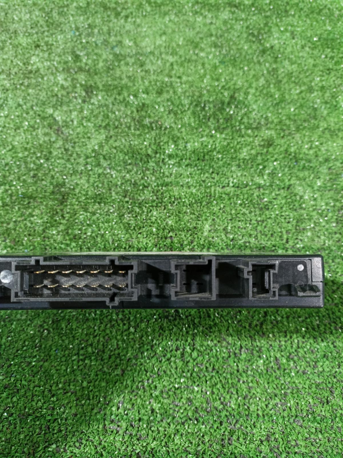 Блок управления правый Mercedes-Benz E250 W212 M271DE18 271.860 (1.8)