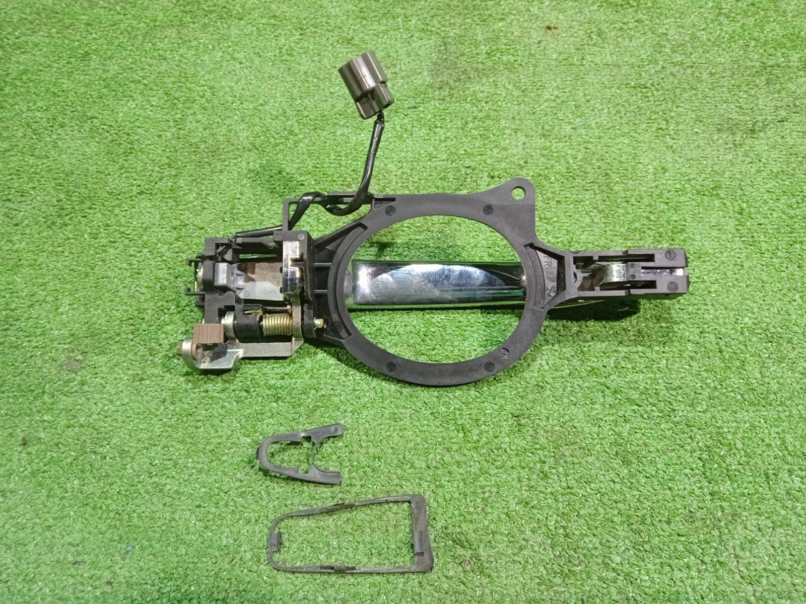 Ручка двери внешняя передняя правая Mitsubishi Outlander GF8W 4J12 (2.4)