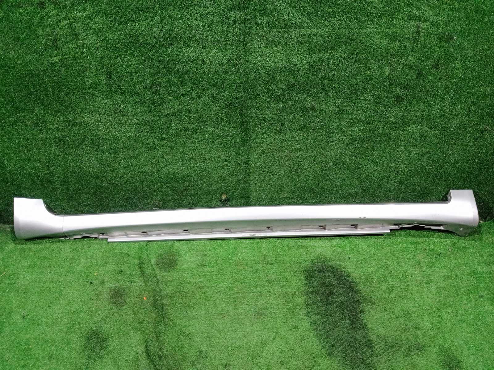 Накладка на порог наружная правая Audi A4 2007 8E B7 ALT (2.0) 8E0853860 контрактная