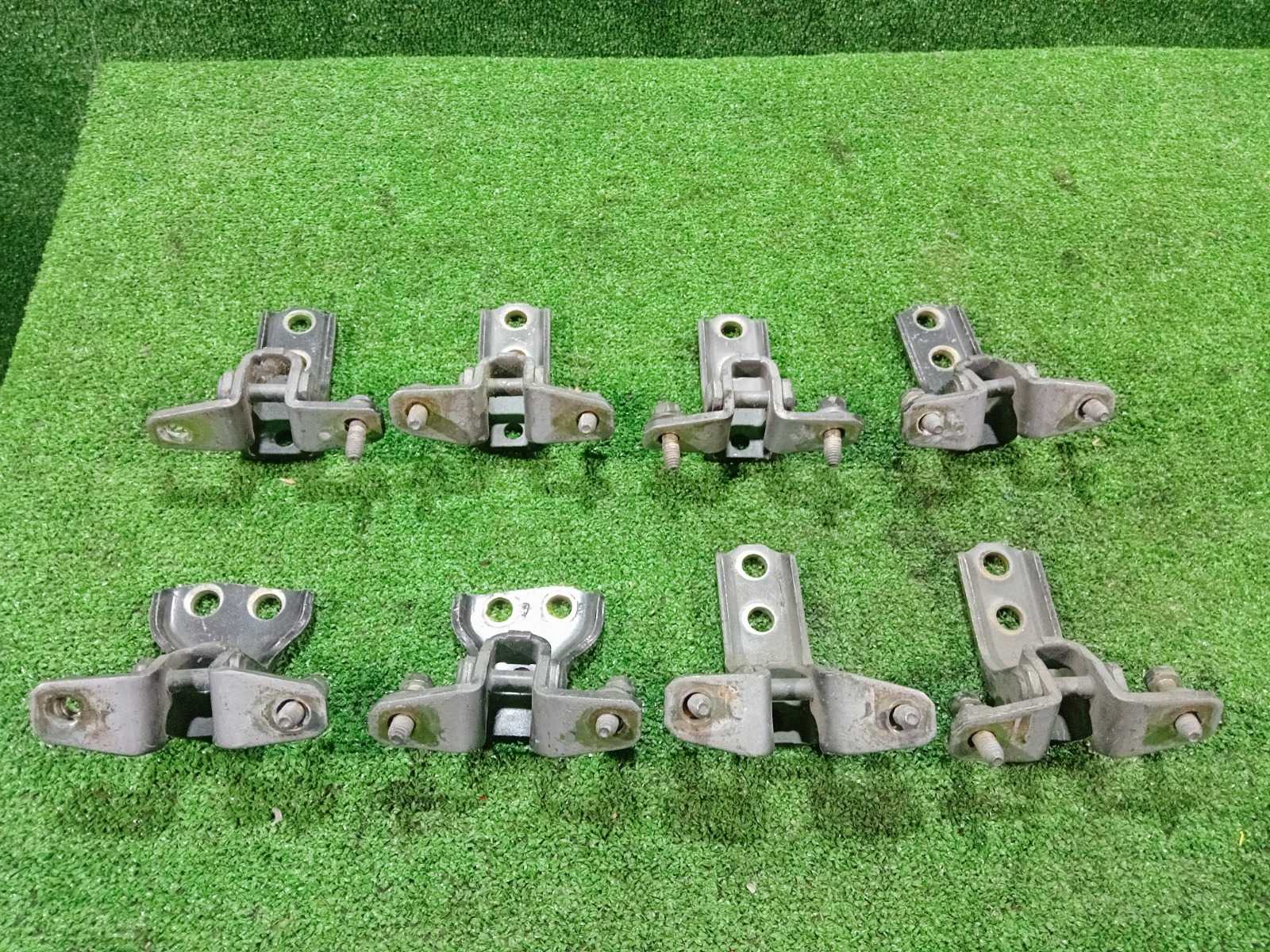 Петля двери (комплект) Mitsubishi Lancer Cedia CS5W 4G93