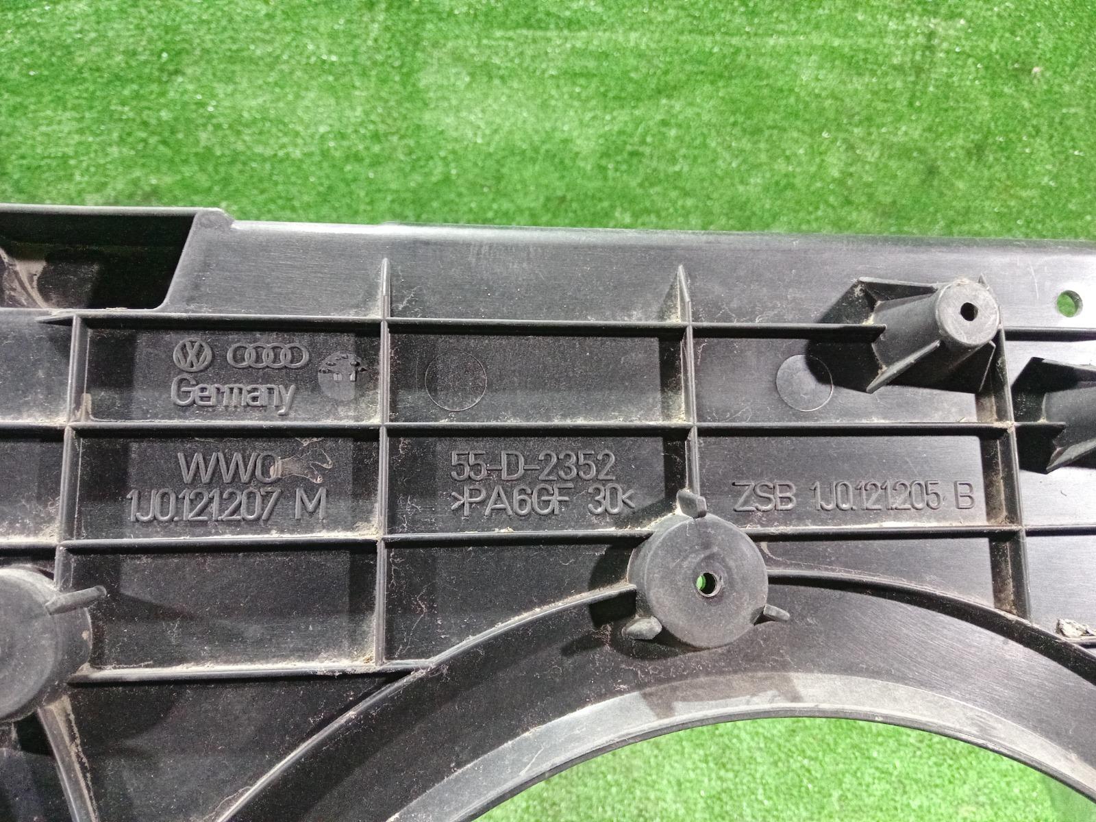 Диффузор радиатора Volkswagen Golf 4 AVU Диффузор радиатора Volkswagen Golf 4 AVU