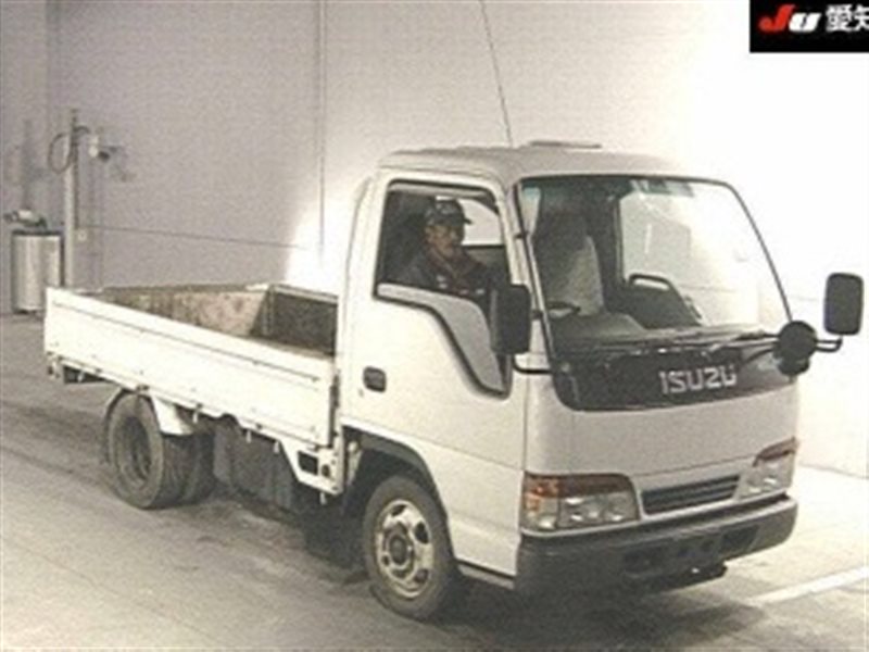 Автомобиль isuzu elf