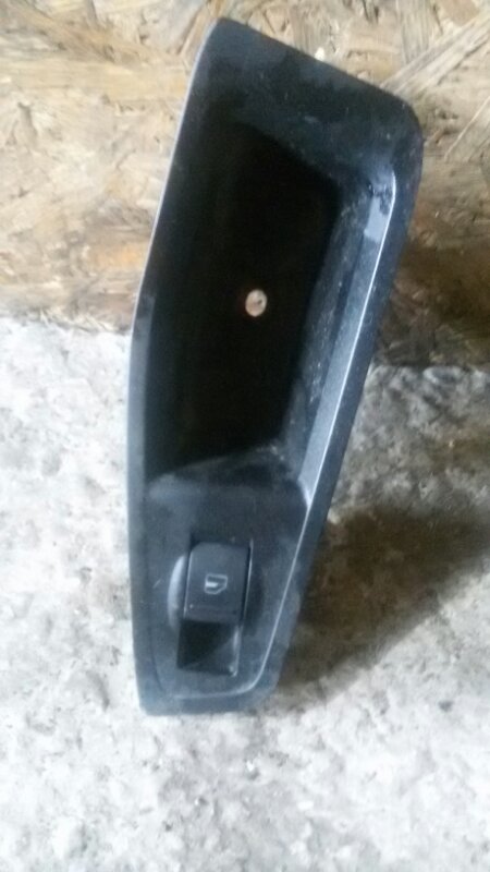 Кнопка стеклоподъемника задняя левая Chery Tiggo 5 2014 T21 SQR484F Б/У