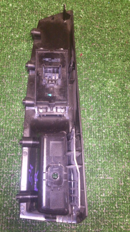 Кнопка стеклоподъемника передняя правая Cruze 2011 J300 F16D3