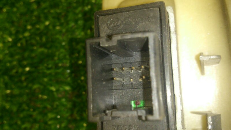 Кнопка стеклоподъемника задняя правая Lifan X60 215800 LFB479Q Кнопка стеклоподъемника задняя правая Lifan X60 215800 LFB479Q