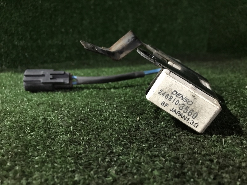 Резистор вентилятора охлаждения двигателя Toyota Corolla Fielder NZE124 1NZ-FE