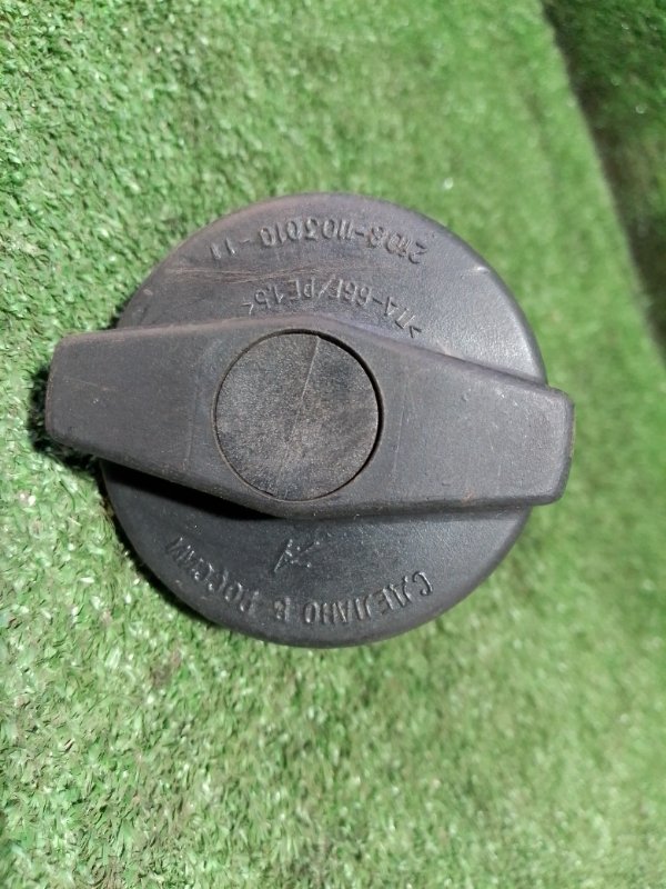 Запчасть крышка горловины топливного бака Honda Stream 2001 RN1 D17A Б/У Крышка горловины топливного бака Honda Stream 2001 RN1 D17A Б/У