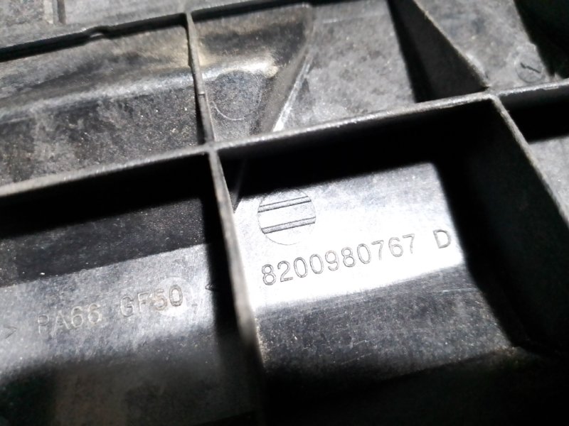 Кронштейн передний правый Duster 2013 HSA K4MA606 Кронштейн передний правый Duster 2013 HSA K4MA606