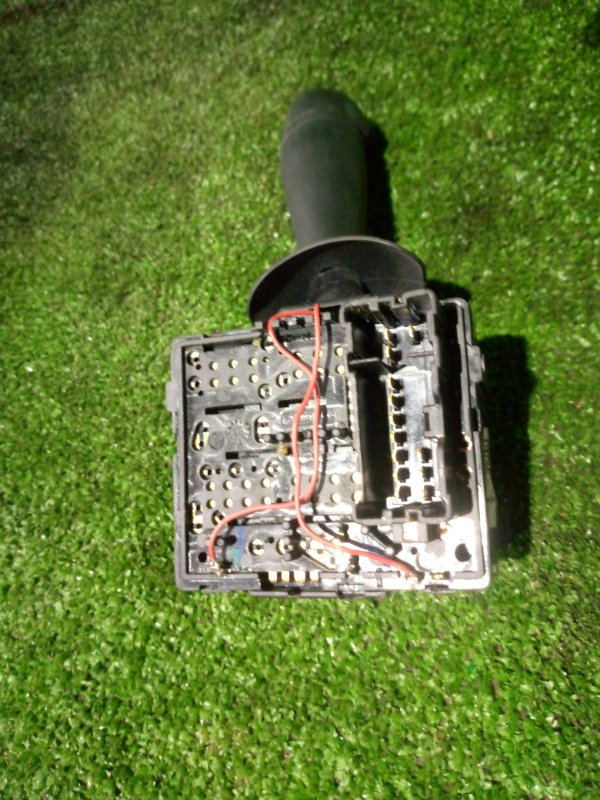 Подрулевой переключатель Renault Duster HSM F4RE410 Подрулевой переключатель Renault Duster HSM F4RE410