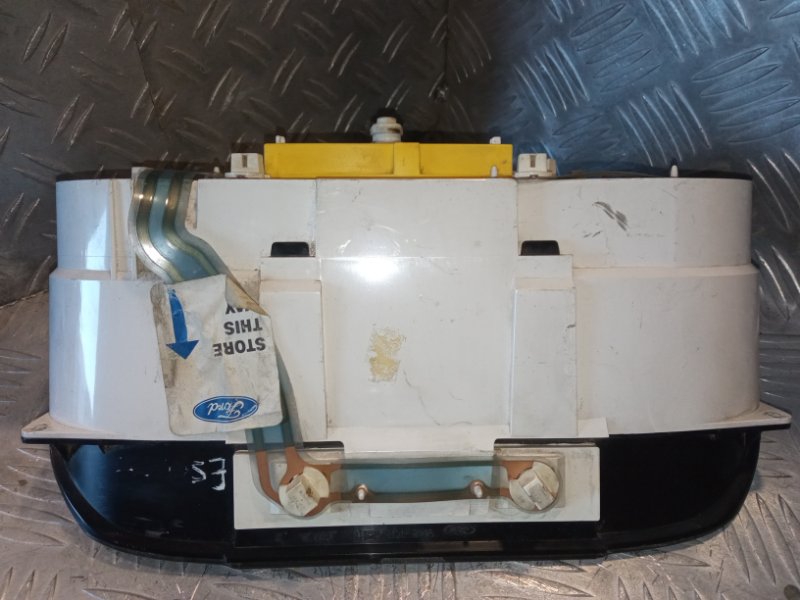 Панель приборов Escort 1990-1997 J4B Панель приборов Escort 1990-1997 J4B