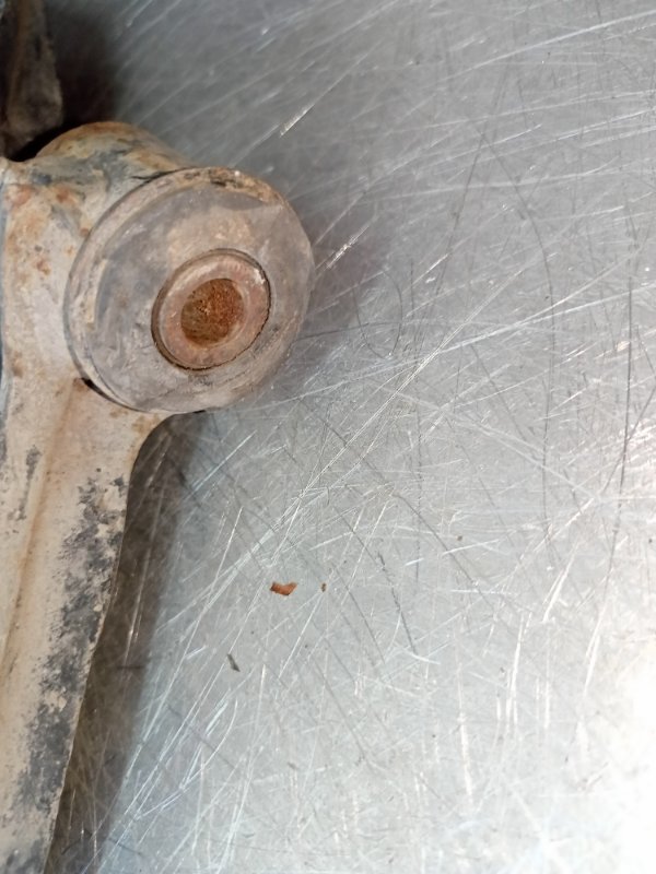 Рычаг подвески нижний передний правый Fiat Albea 1 178 B3.000 Рычаг подвески нижний передний правый Fiat Albea 1 178 B3.000