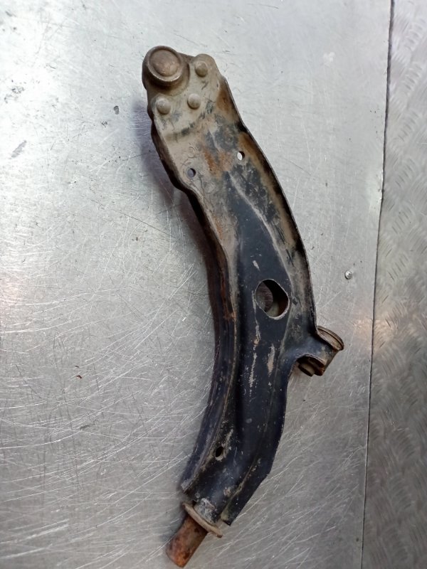 Рычаг подвески нижний передний правый Albea 1 2005-2012 178 B3.000 Рычаг подвески нижний передний правый Albea 1 2005-2012 178 B3.000