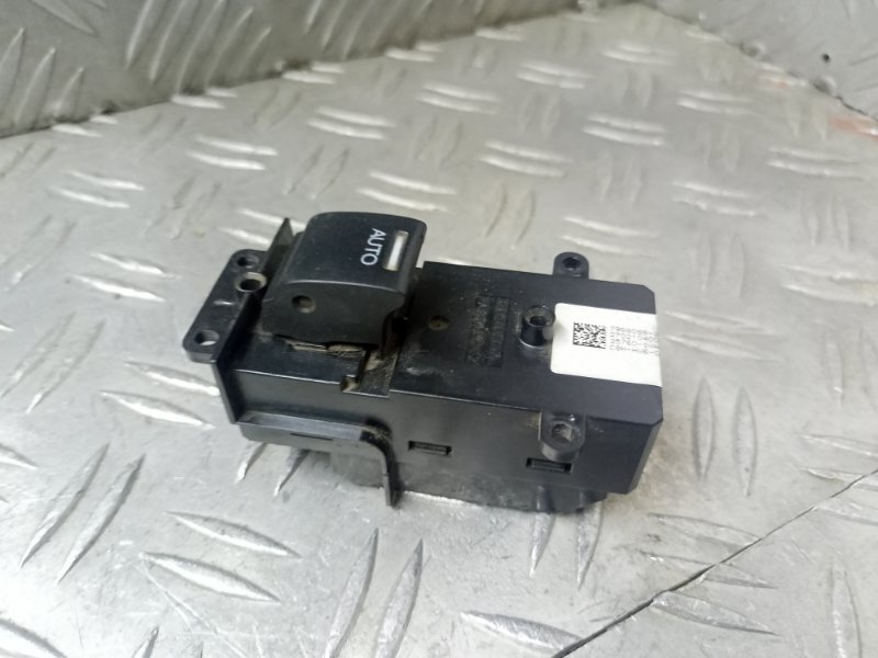 Кнопка стеклоподъемника Honda CR-V 3 2006-2012 RE K24Z 35760SWAG010 Б/У