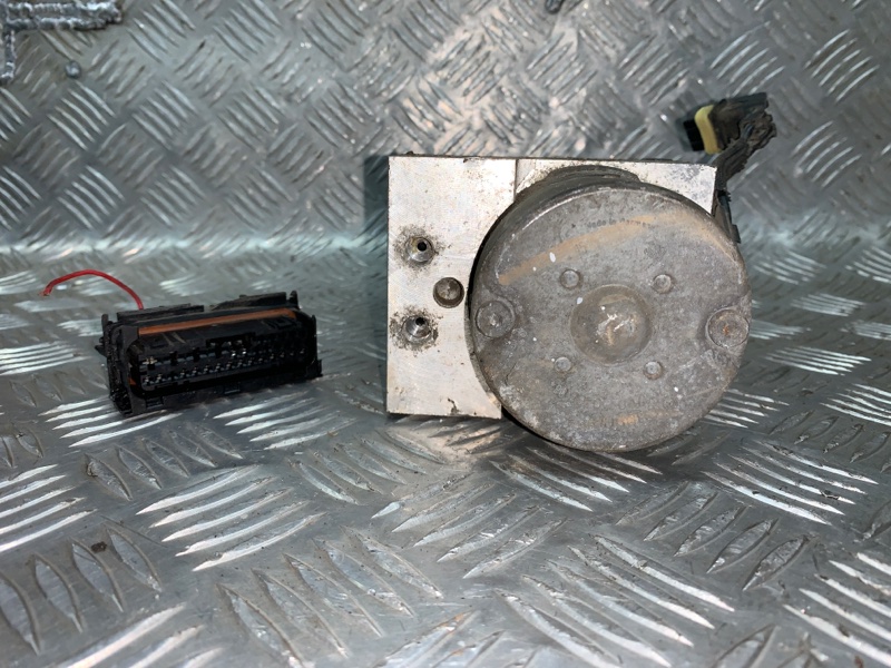 Блок ABS Corolla 2000-2007 E120 4ZZFE