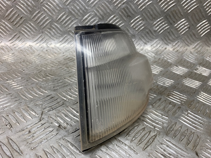 Поворотник передний левый Demio 1996-2002 DW B3