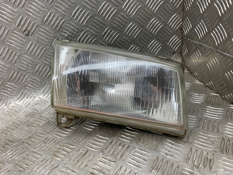 Фара галогеновая передняя правая Mazda Demio 1996-2002 DW B3 0016872R Б/У
