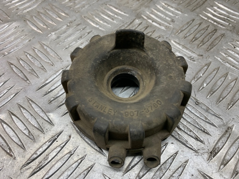 Пыльник фары передний Mazda Demio 1996-2002 DW B3 9073760 Б/У