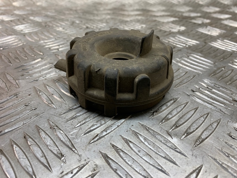 Пыльник фары передний Mazda Demio DW B3