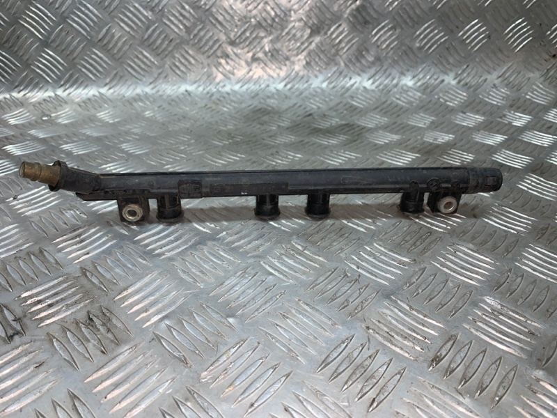 Топливная рампа Albea 1 2005-2012 178 B3.000 Топливная рампа Albea 1 2005-2012 178 B3.000