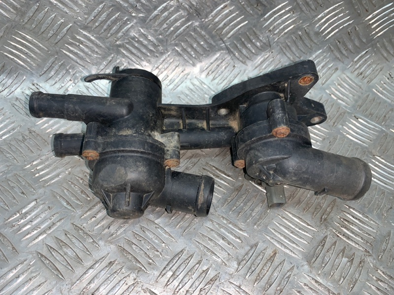 Корпус термостата Volkswagen Polo CFNA Корпус термостата Volkswagen Polo CFNA