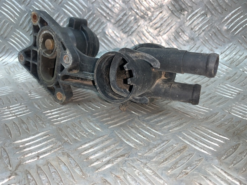 Корпус термостата Polo 2013 CFNA Корпус термостата Polo 2013 CFNA