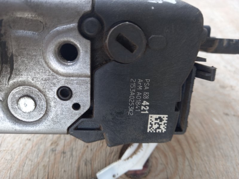 Замок сдвижной двери задний левый Peugeot Partner TEPEE B9