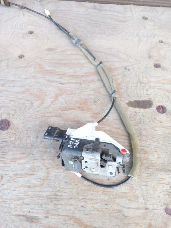 Запчасть замок сдвижной двери задний правый Peugeot Partner TEPEE B9 9101GH Б/У Замок сдвижной двери задний правый Peugeot Partner TEPEE B9 9101GH Б/У