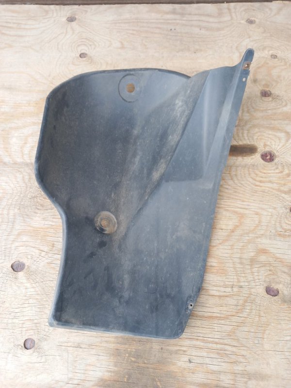 Запчасть подкрылок задний левый Lada Largus 8200848949 Б/У Подкрылок задний левый Lada Largus 8200848949 Б/У