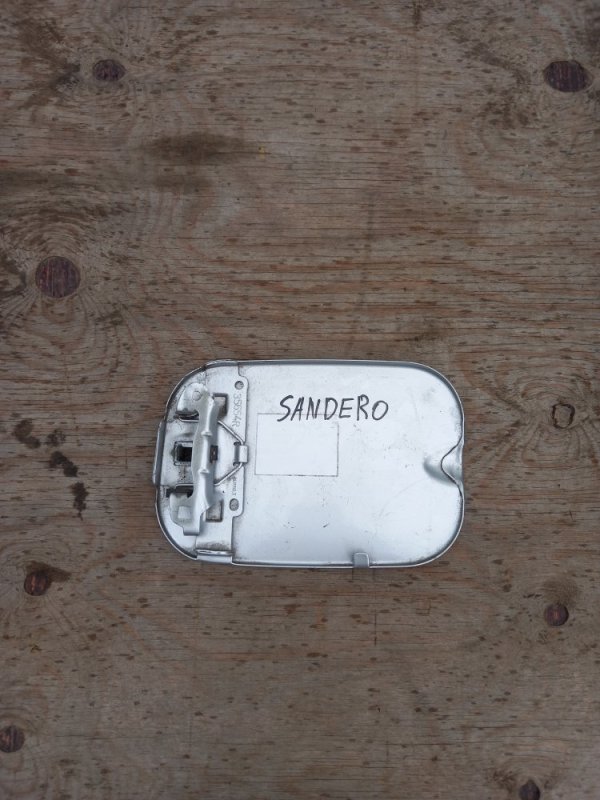 Лючок топливного бака Renault Sandero