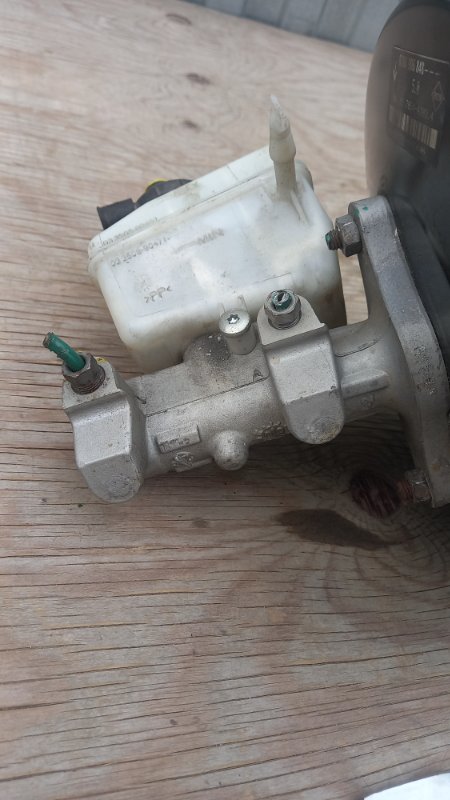 Вакуумный усилитель тормозов Largus