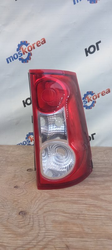 Фонарь задний правый Lada Largus 8200864610 Б/У
