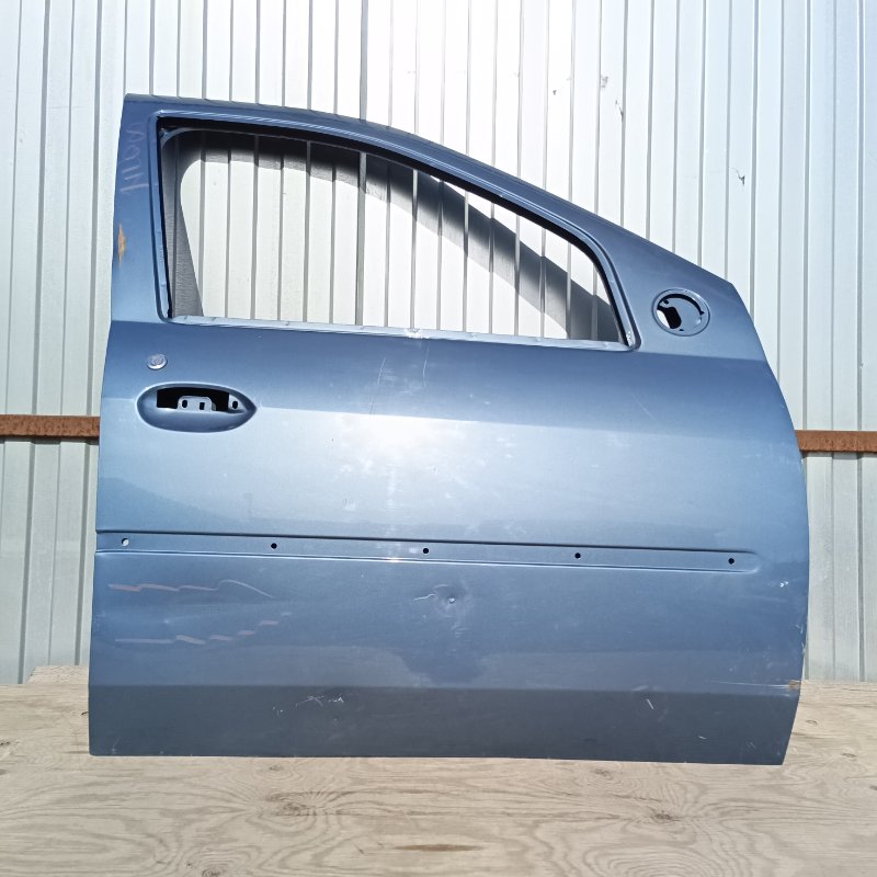 Дверь передняя правая Renault Logan 801001895R Б/У