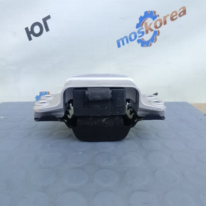 Опора двигателя левая Passat B6 1.6 BSE