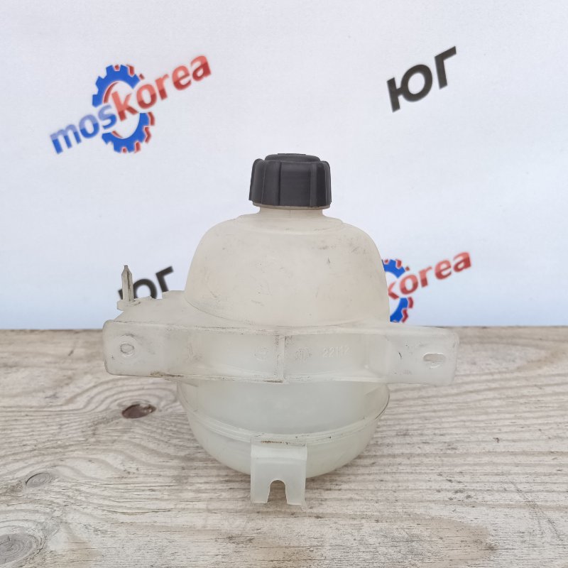 Бачок расширительный Lada Largus