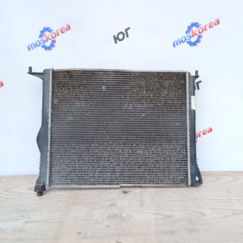 Радиатор охлаждения двигателя lada Largus 8200735038 Б/У