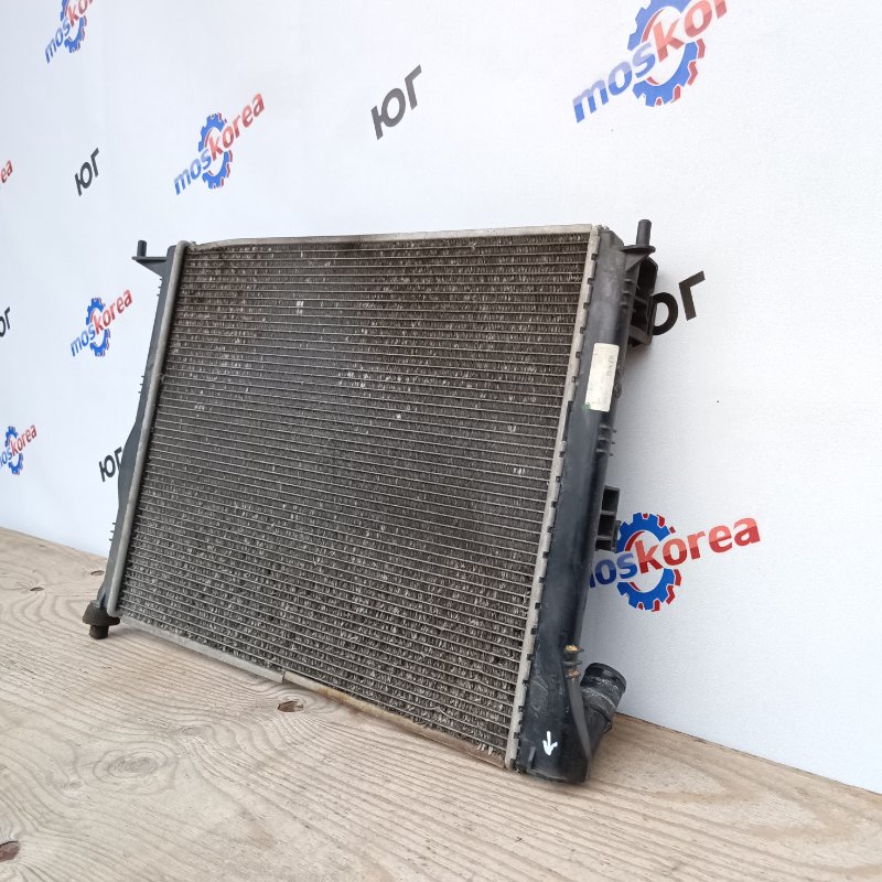 Радиатор охлаждения двигателя lada Largus