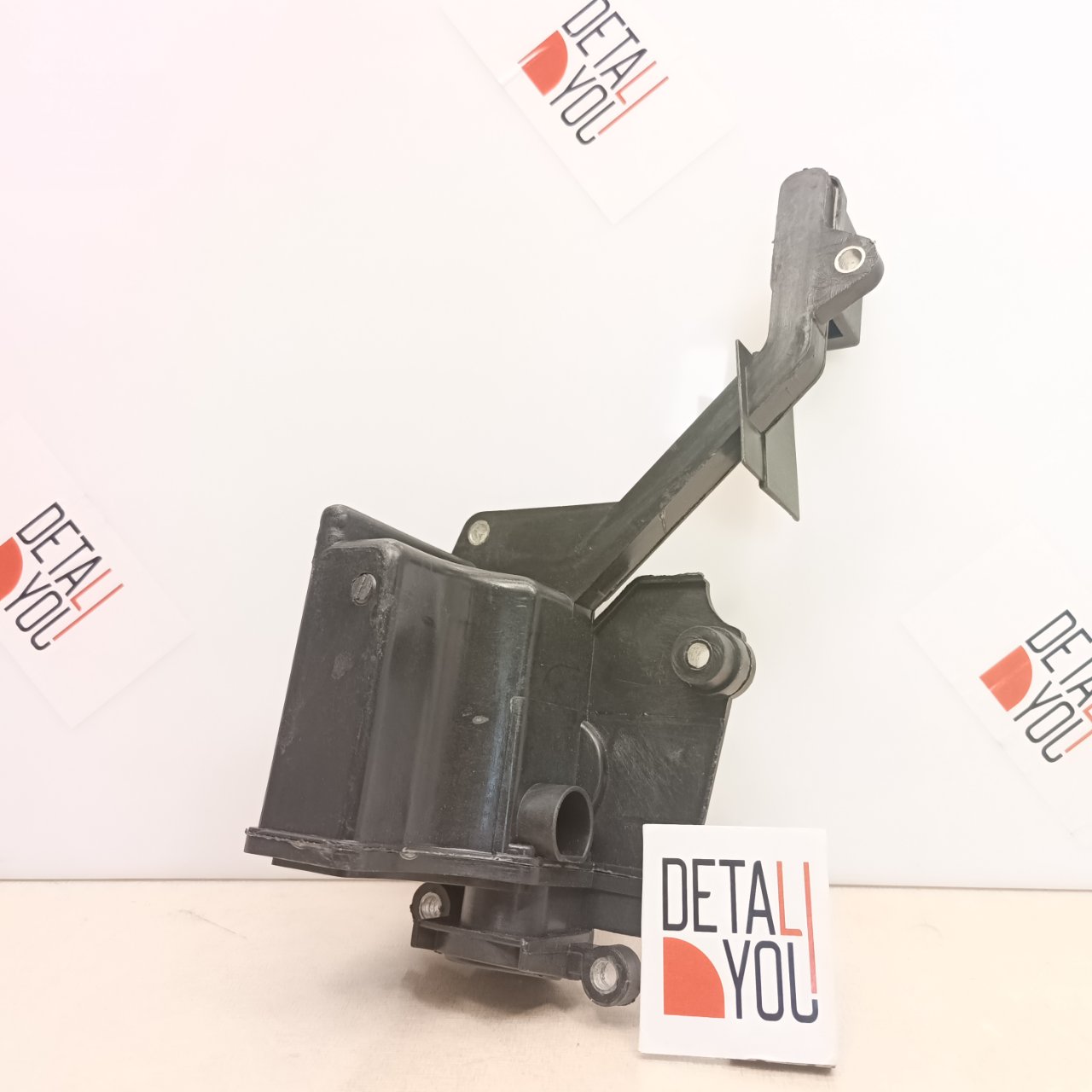 Маслоотделитель Volkswagen TIGUAN 1.4 16V TSI 03C103464E новая