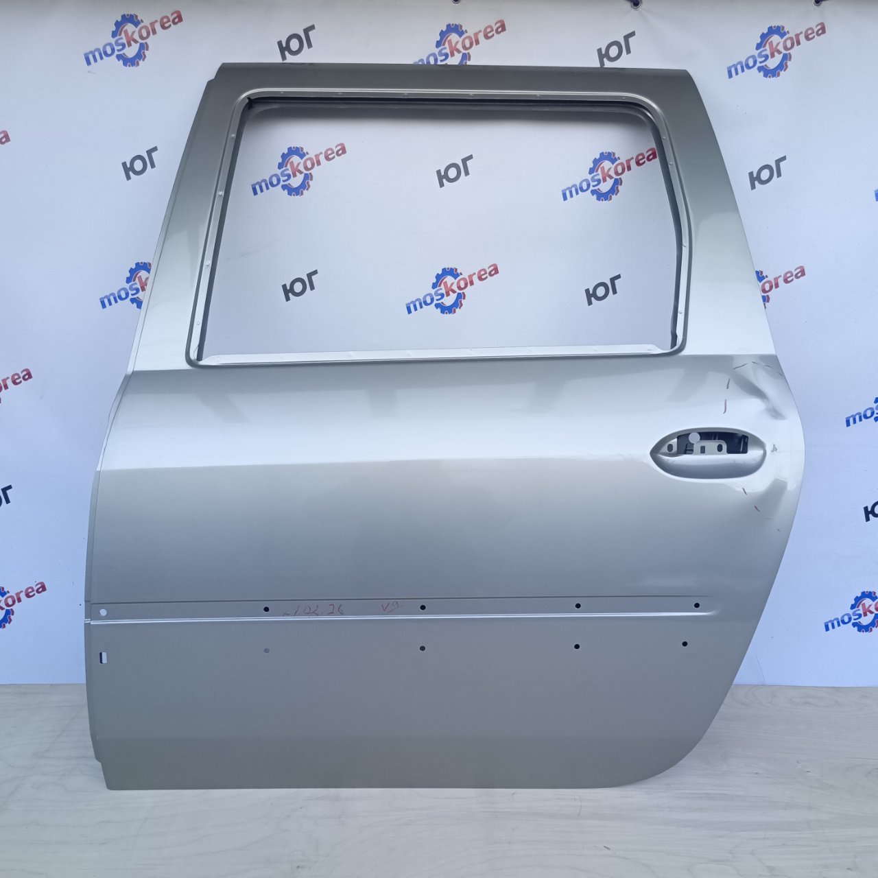 Дверь задняя левая Lada Largus Сер. базальт / 242 Уценка! 821017307R новая