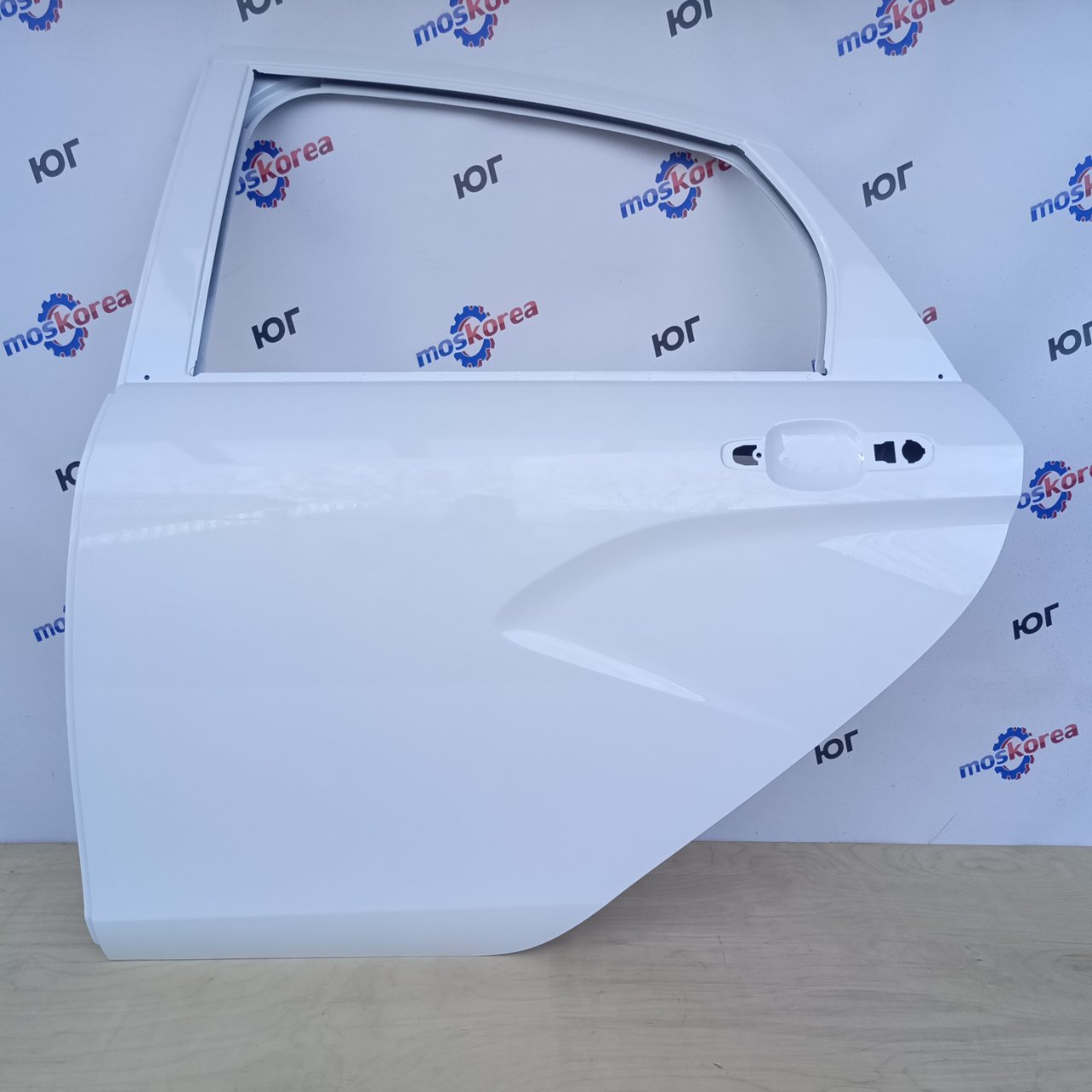 Дверь задняя левая Lada Vesta Ледниковый / 221 СЕДАН 8460013099 новая