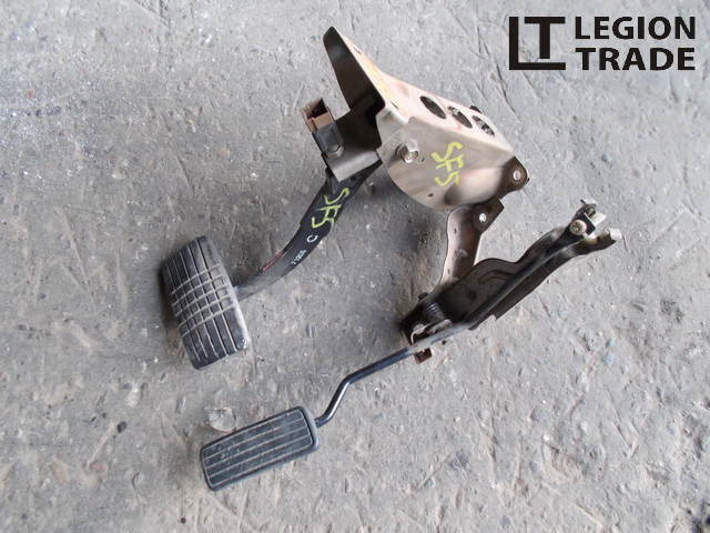 Педаль Subaru Forester SF5 Педаль Subaru Forester SF5