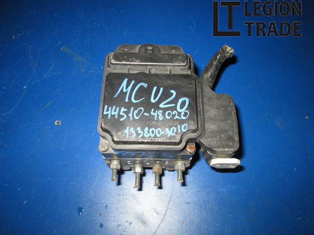 Блок abs Toyota Kluger MCU20 Блок abs Toyota Kluger MCU20