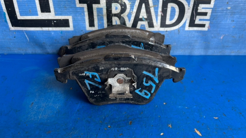 Тормозные колодки комплект переднее AUDI A4 2006 8ED BWE контрактная