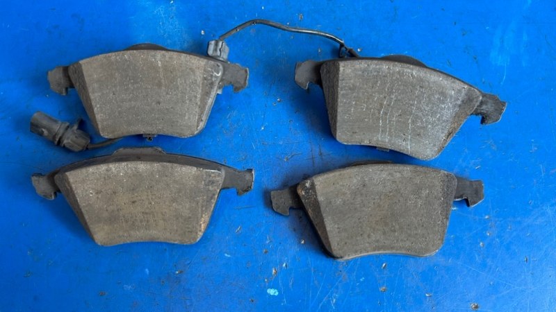 Тормозные колодки комплект переднее AUDI A4 8ED BWE