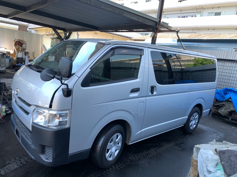Стекло собачника заднее левое HIACE 01.2016 KDH201 1KDFTV
