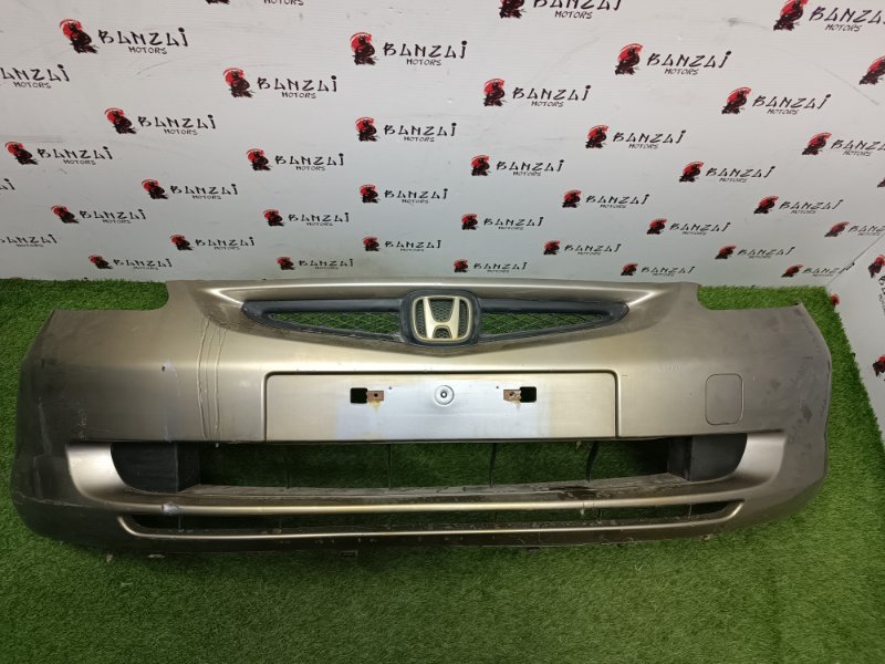 Бампер Toyota